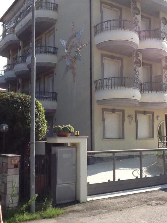 Residence Anchisemare Alba Adriatica Esterno foto