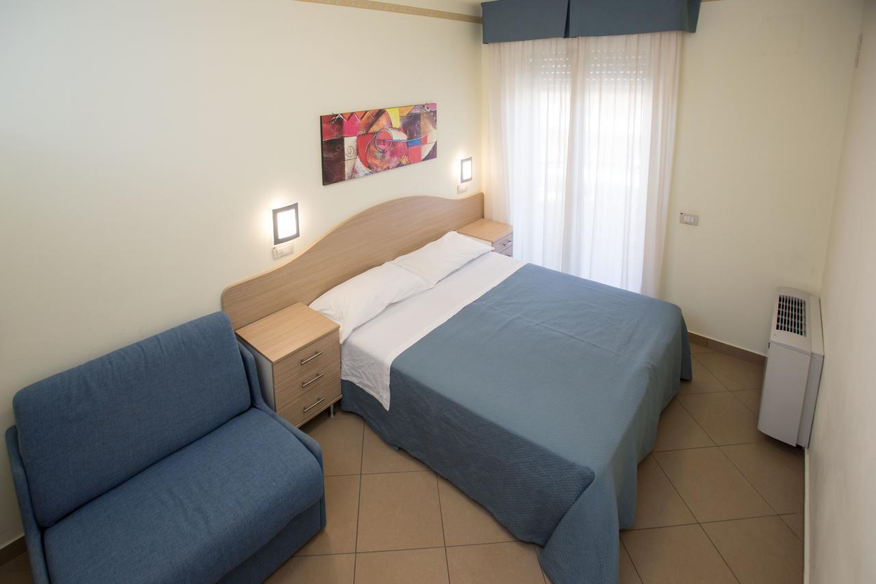 Residence Anchisemare Alba Adriatica Esterno foto